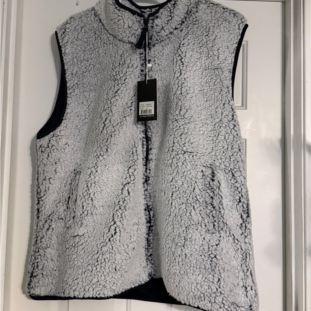 Cozy Sherpa Zip-Front Vest in Light Gray
